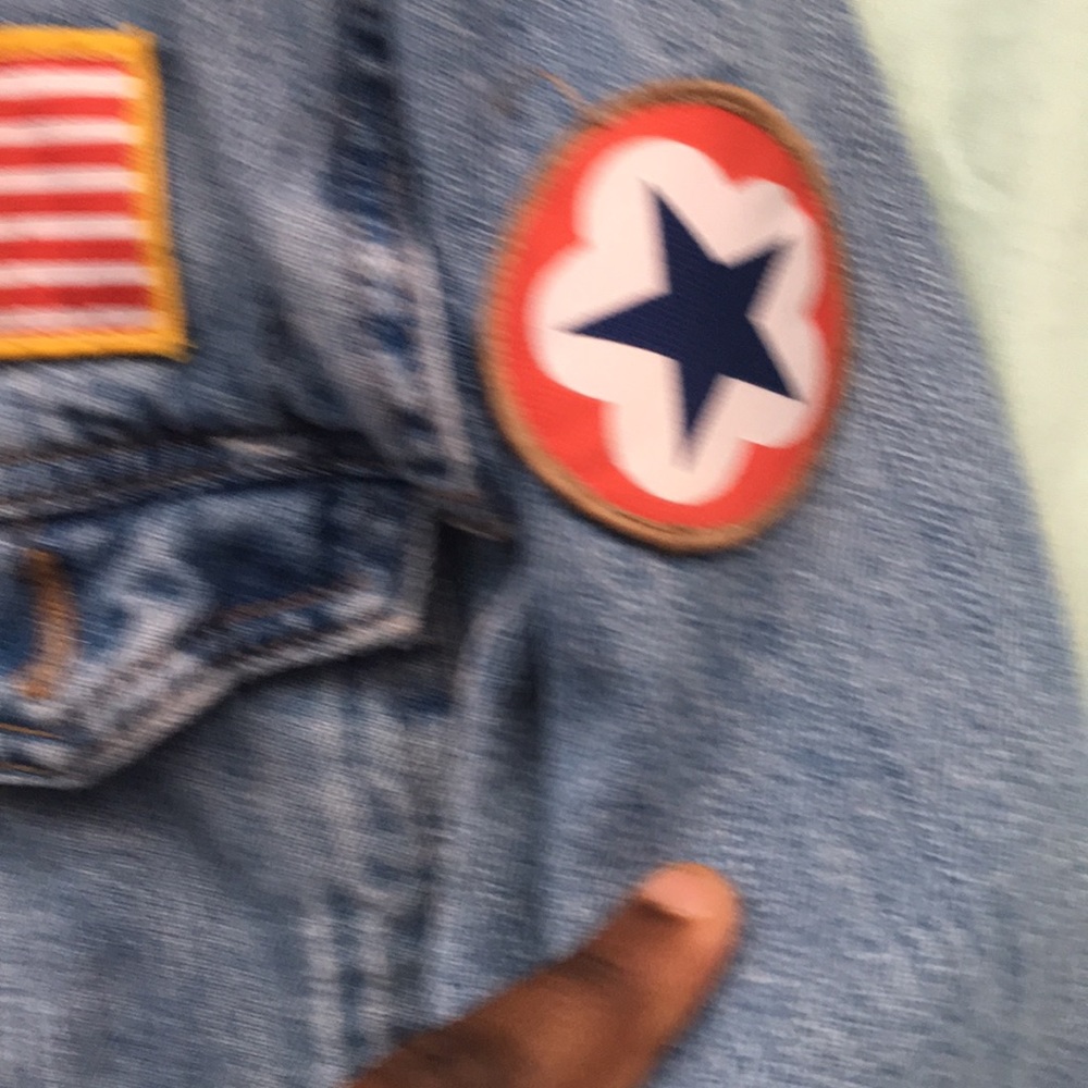 BlueDenim Jacket w/ 4 handmade patches - Picture 5 of 5